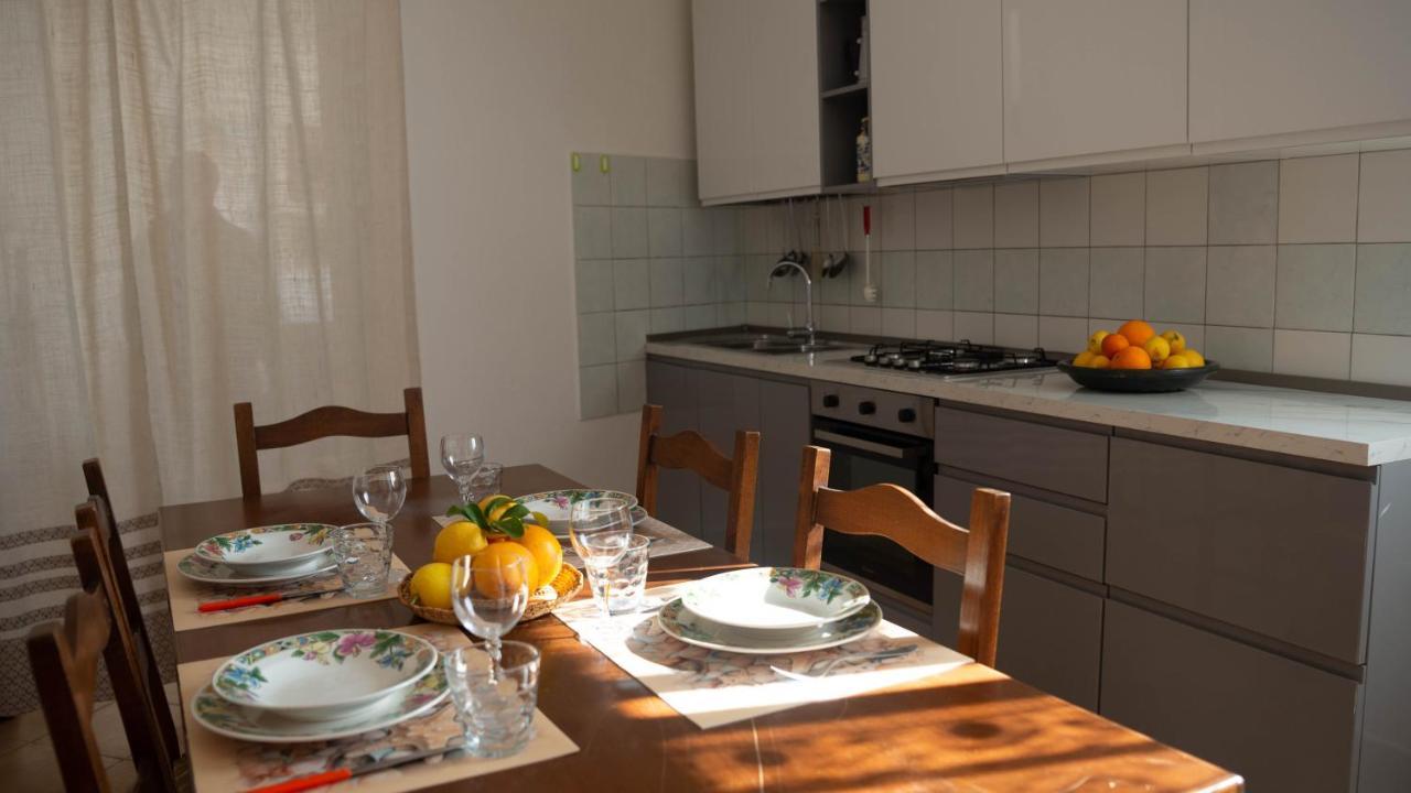 Appartamenti Melograno E Fico Loculi Exteriör bild