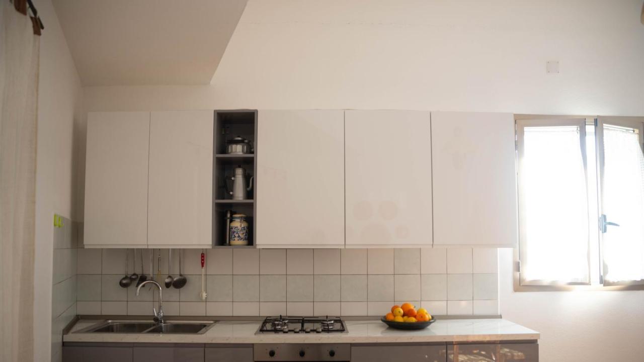 Appartamenti Melograno E Fico Loculi Exteriör bild